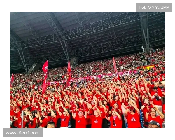 苏超赛场现中国红！球迷跨越山海为榕江助威